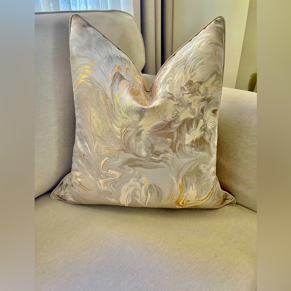 Luxury Champagne and gold waves glam pillow. Size 22x 22 inch - Picture 4 of 10